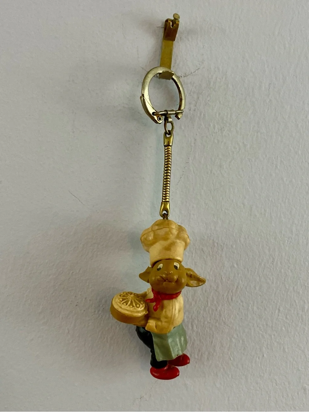 Vintage 60s 70s Bunny Chef Keychain PVC Figure Rabbit Baker Holding Pie Rare